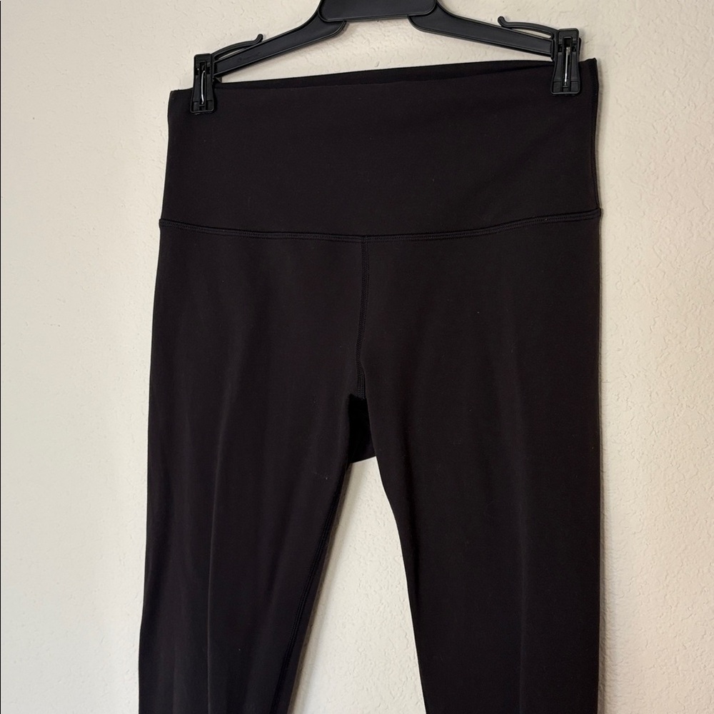Lululemon Wunder Train High-Rise Tight 28"
Black size 8 Leggings - Picture 6 of 7